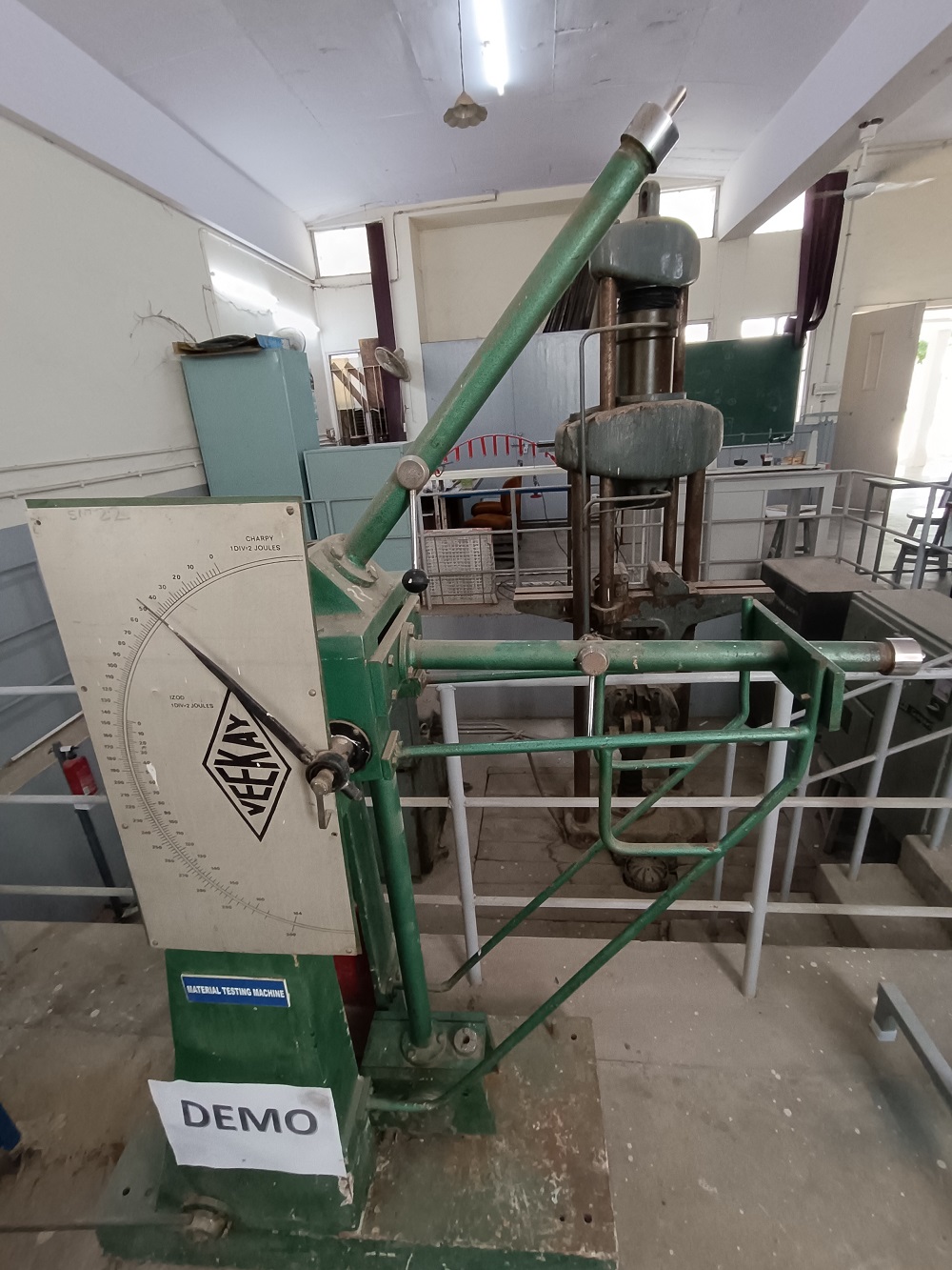 Structural Member Testing Machine Department of Civil Engineering (Facilities)